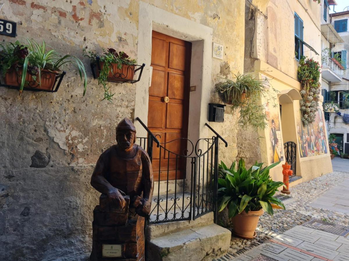 Hotel Rifugio Dei Saraceni Vallecrosia Exterior foto